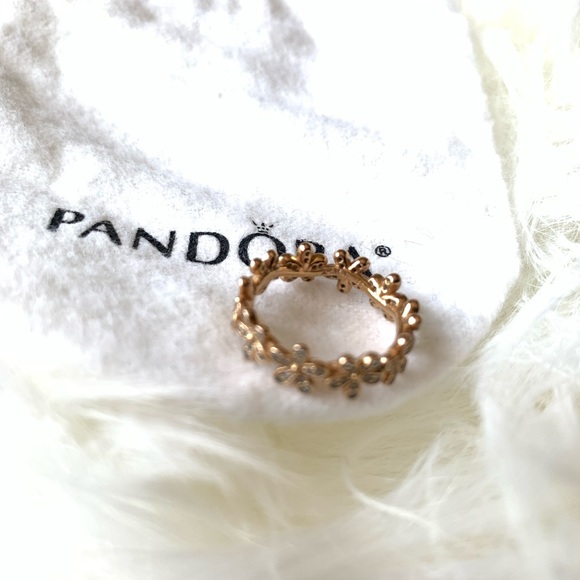 Pandora Daisy Ring in Rose Gold - Picture 3 of 3